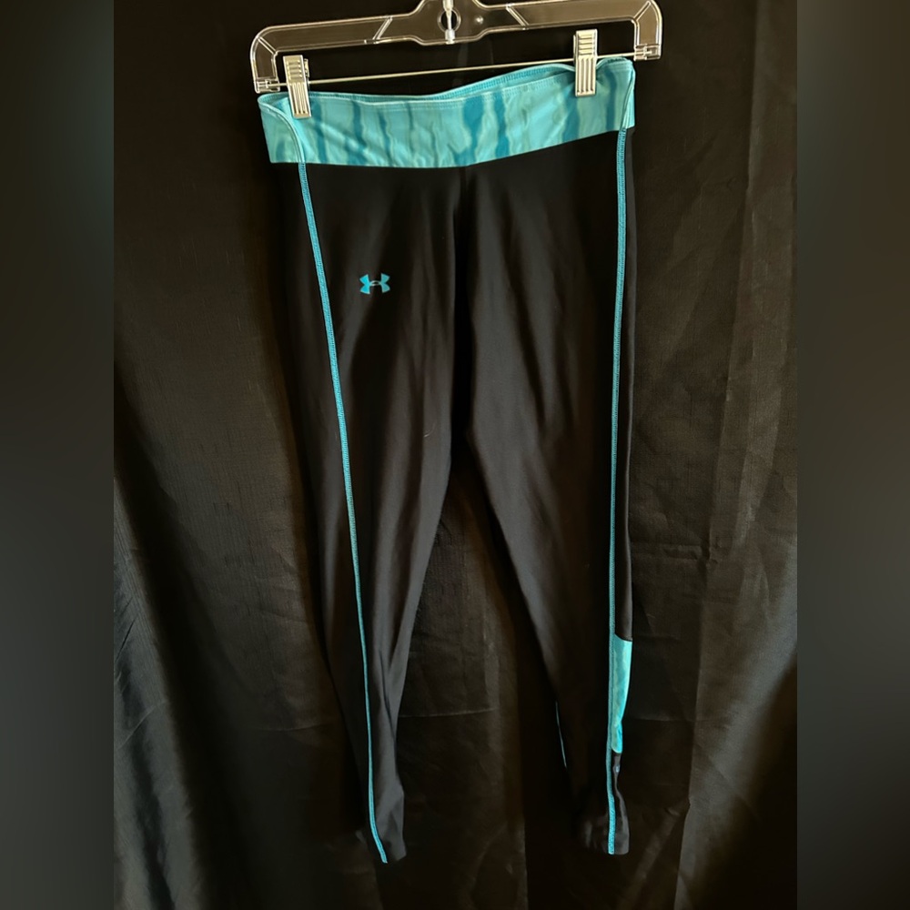 Under Armour compression full length leggings.